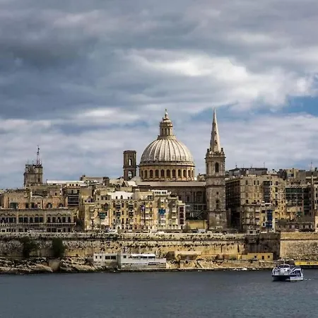 Cosy 1br With Back Terrace In By 360 Estates * Gzira