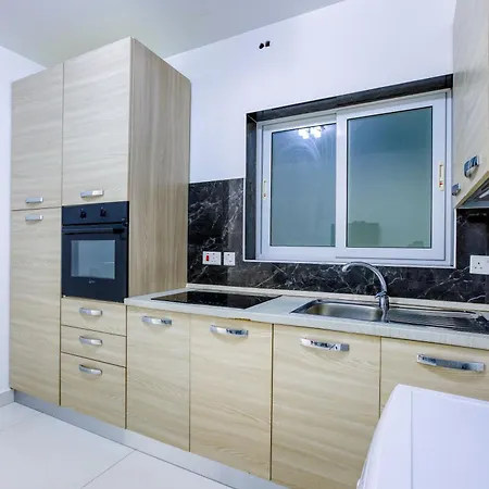 Apartment Cosy 1br With Back Terrace In By 360 Estates
