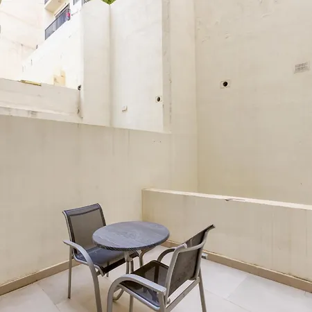 Cosy 1br With Back Terrace In By 360 Estates