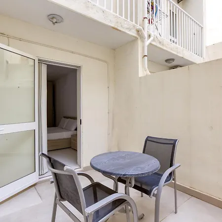 Apartment Cosy 1br With Back Terrace In By 360 Estates *